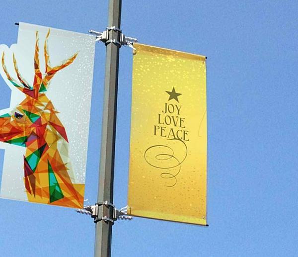 Reindeer banner with bannersaver bracket
